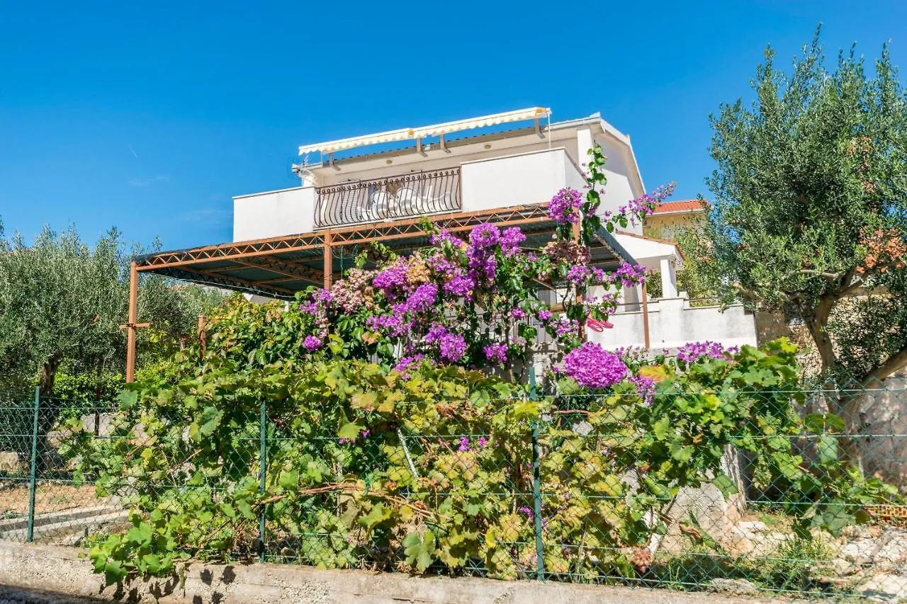 Apartments Neda location